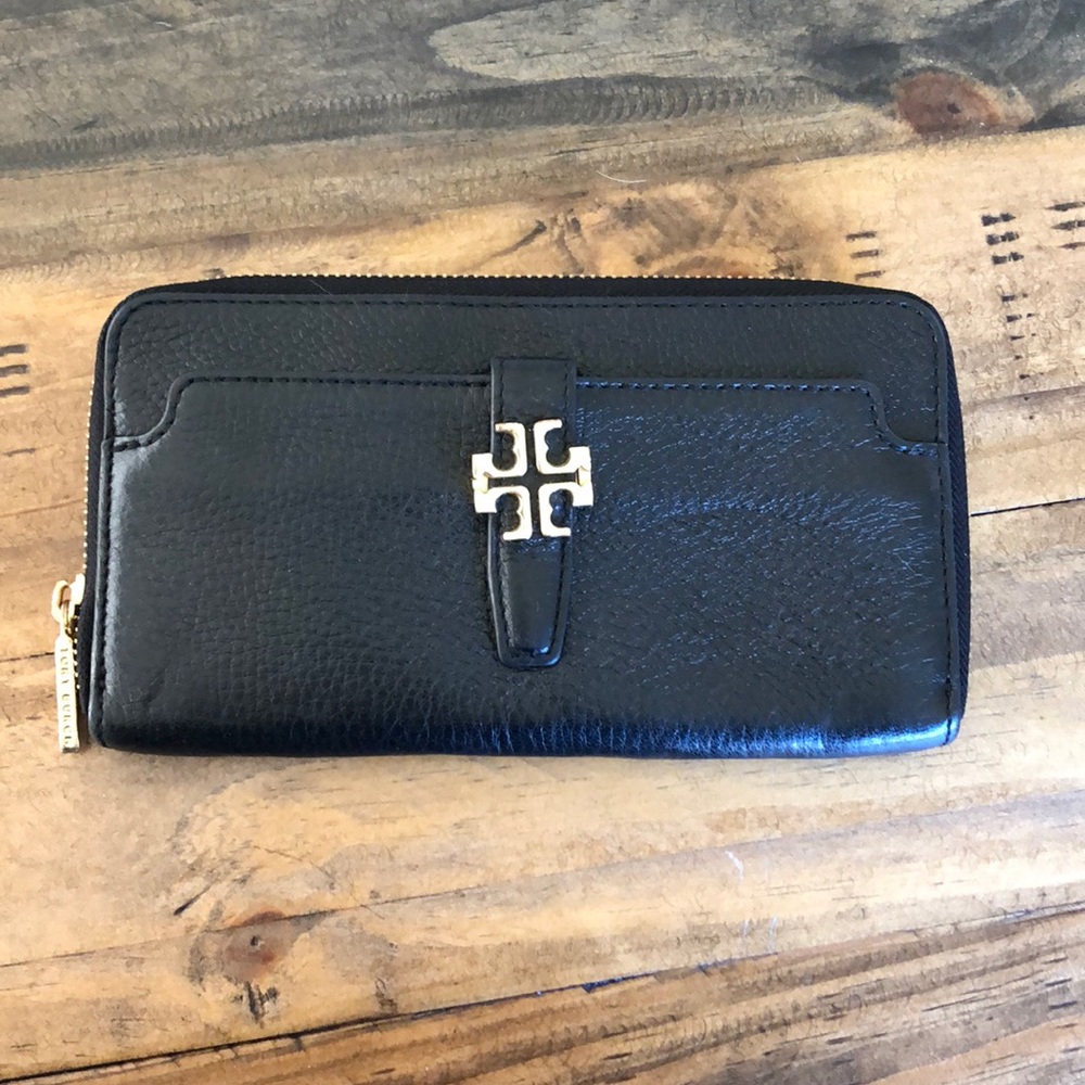 Tory Burch wallet